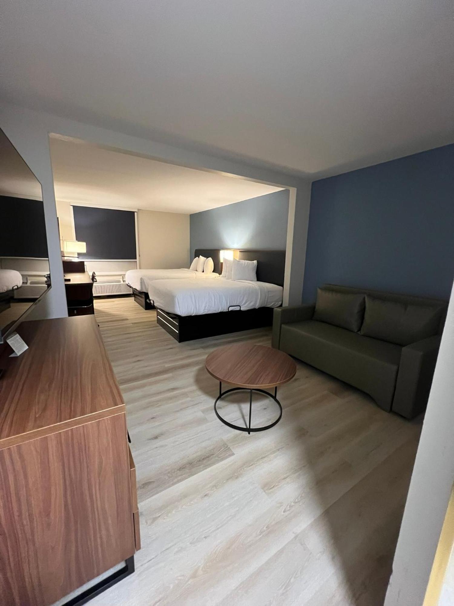 Wingate By Wyndham Dublin Near Claytor Lake State Park Екстер'єр фото