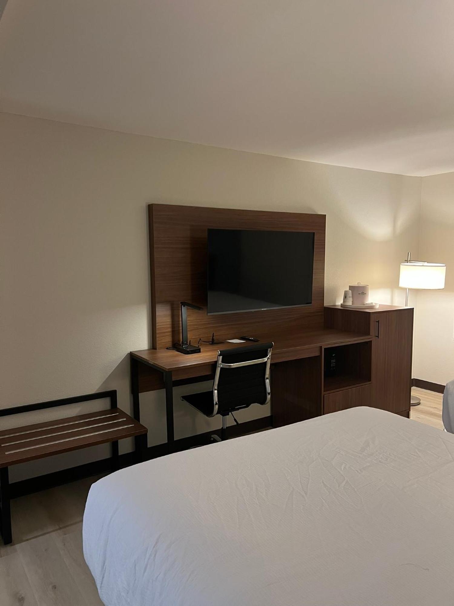 Wingate By Wyndham Dublin Near Claytor Lake State Park Екстер'єр фото