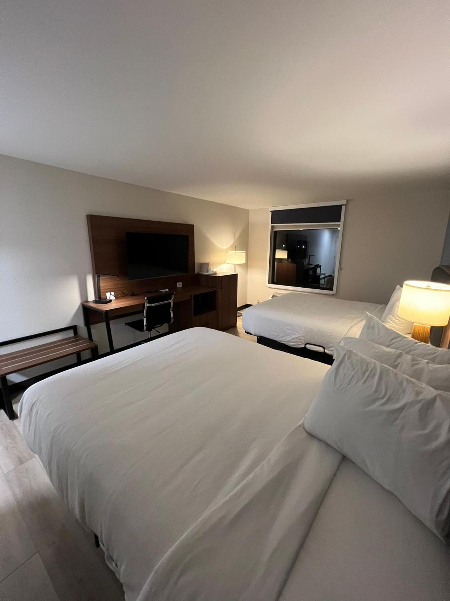 Wingate By Wyndham Dublin Near Claytor Lake State Park Екстер'єр фото